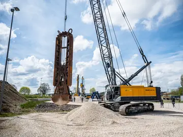 Robustes, fiables, efficaces. Voilà ce qui définissent nos systèmes à benne preneuse pour la réalisation de parois moulées excavées. Découvrez tous leurs avantages !