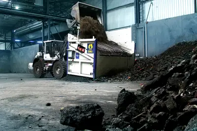 Die Baustoff-Recyclingsiebe der Modellreihe SBR4 der EAG Einfach Aufbereiten GmbH sind an den Bauer-Bodenreinigungsstandorten in Regensburg, Duisburg und Hamburg teils schon Jahre im Einsatz.