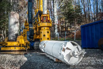 A specially developed KBF-K drilling bucket with guide casing was used for the project.